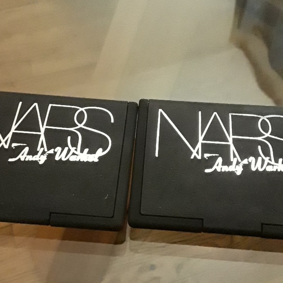 Eyeshadow - Picture 2 of 3